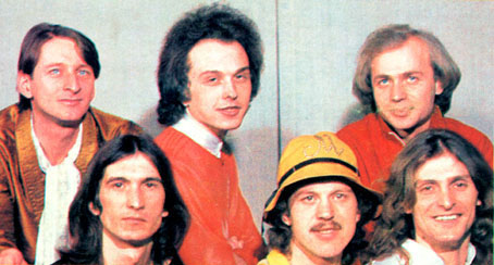 фотография с обложки первого сингла группы (1983г.)